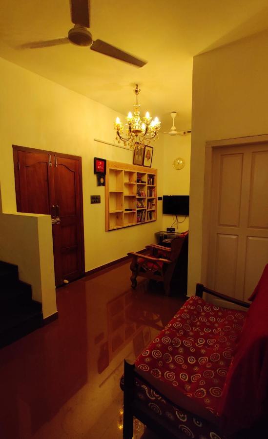 Calvin'S Inn Kochi Exterior photo